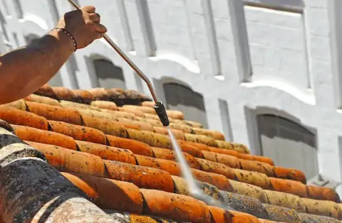 Nettoyage de toitures - Cormolain